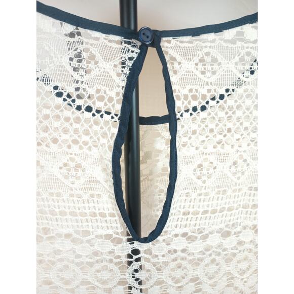 PAPER CRANE Medium White See through Lace Short sleeve shirt with navy trim - Picture 4 of 7